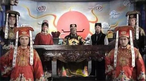 探秘包拯拿照妖镜大发神威(包拯白天审人晚上审鬼) 1