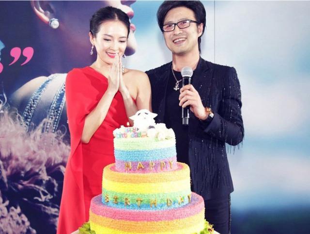 之前二人的的结合曾受过质疑，后来真的是愈发的甜蜜。