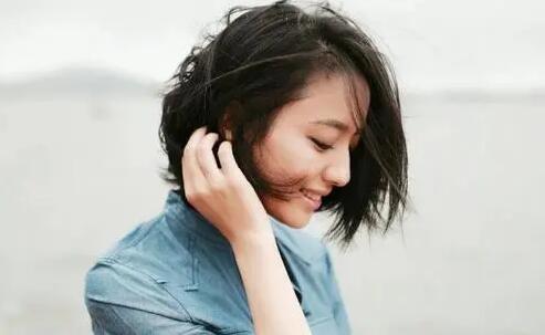 女生在吊着你