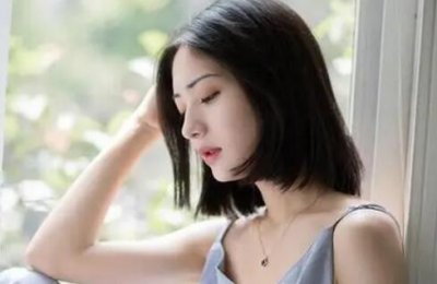 ​如何安慰一个心情不好的人女孩子？引导她走出来