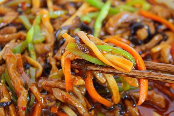 鱼香肉丝有哪些材料 这些不可少 鱼香肉丝有哪些材料 这些不可少