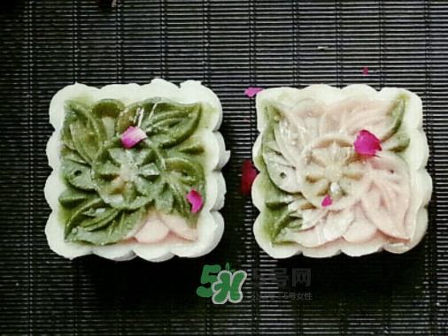 冰皮月饼皮太黏怎么办？冰皮月饼粘手怎么回事？