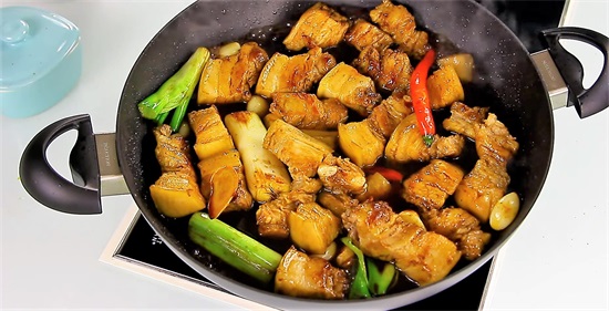 萝卜炖肉的家常做法 煮出入口即化的卤肉