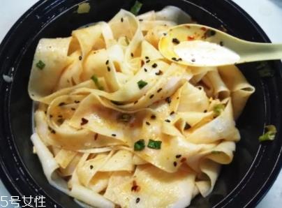 阿宽红油面皮热量 小心吃多变胖哦