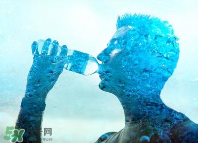 ​入伏喝什么水好？入伏喝热水还是冷水？
