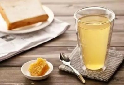 ​饭后多久喝蜂蜜水好 蜂蜜水饭前喝还是饭后喝