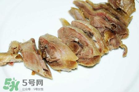 腌鸭肉放多少盐合适？腌一斤腊鸭要给多少盐？