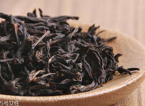 红茶会解药吗？吃药能喝红茶吗？