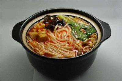 ​砂锅米线是哪里的小吃 云南特色美食