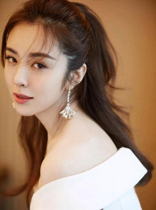 《世间始终你好》王晓晨深情传唱歌词，很适合励志的你收藏