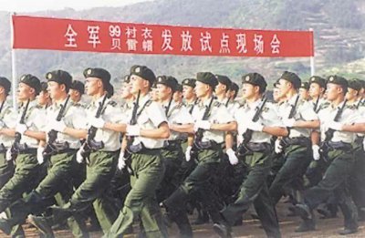 ​为什么解放军不喜欢贝雷帽？军官戴上像武松，士兵戴着像家丁！