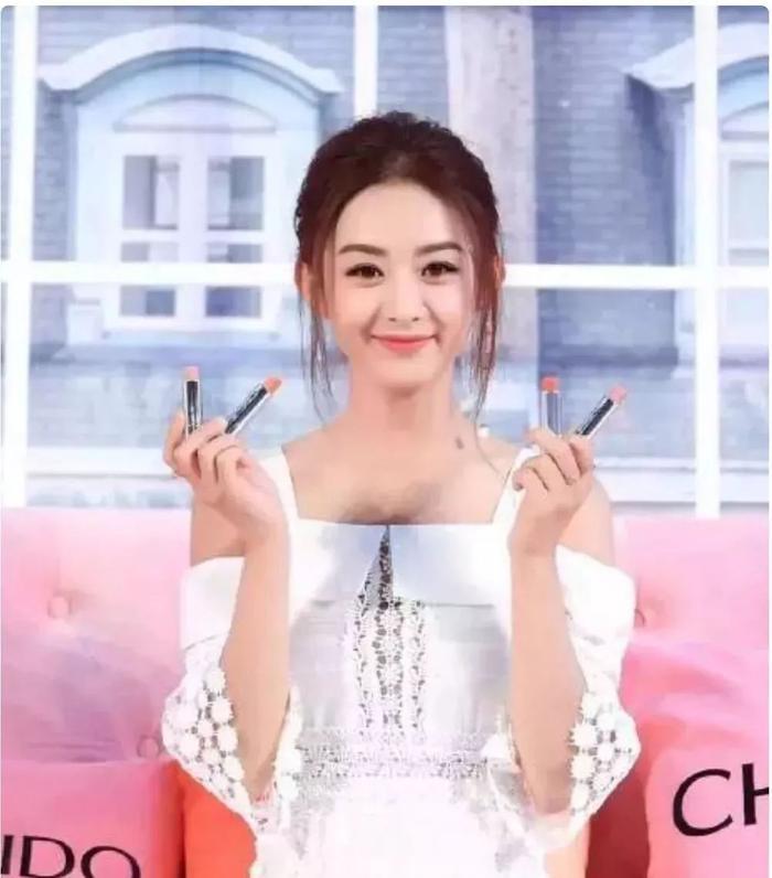 当红小花与经纪人恩断义绝？是钱没分够还是另有隐情