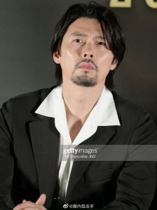 ​玄彬近照状态，男人幸福的状态，不过感觉可能是角度不一样而已！