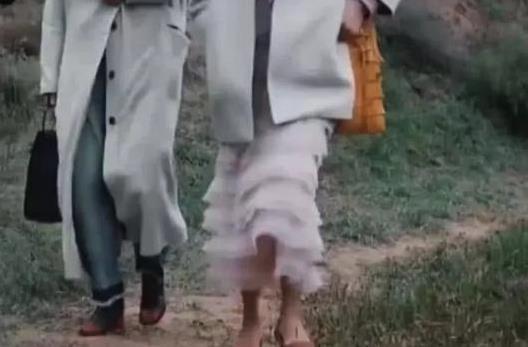 变形计：富二代姐姐进村接弟弟，一身名牌成亮点，网友：有钱任性