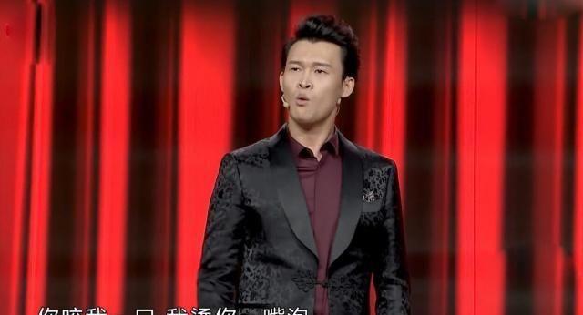 《欢乐喜剧人》黑马选手小沈龙，为何在张云雷面前却不堪一击？