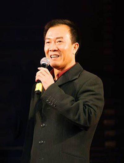 国家一级演员，姜昆的老搭档，却抢侯耀文的媳妇！