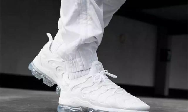 Nike气垫跑鞋花样这么多，哪双脚感最好？