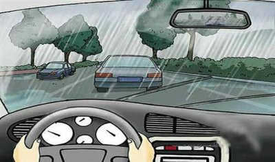 ​四驱车雨天为啥没两驱车稳定