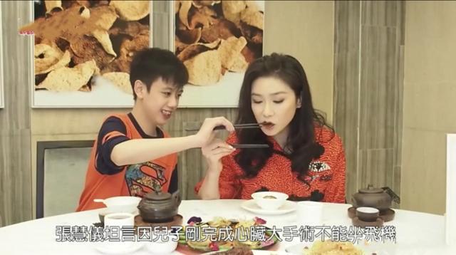 在TVB时明明口碑绝佳,偏要去拍王晶情色电影,今与养子相依为命