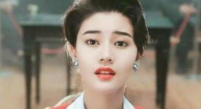 ​刘銮雄为何不娶李嘉欣？是谁挡了她的豪门路？10年青春终是错付了