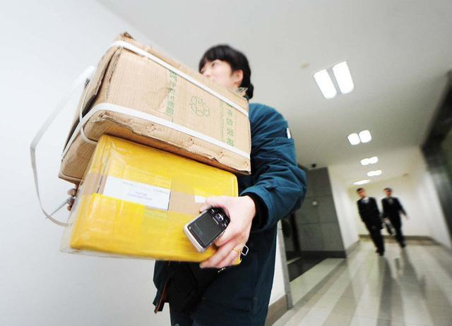 为何很多快递员跳槽去送外卖，没多久就会辞职？原因很现实
