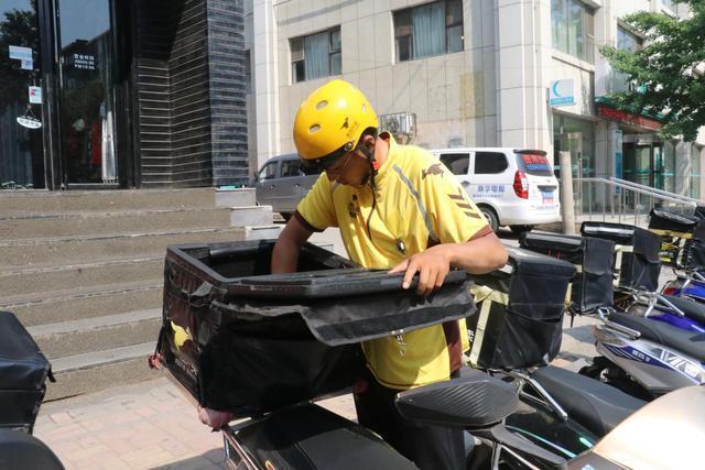 为何很多快递员跳槽去送外卖，没多久就会辞职？原因很现实