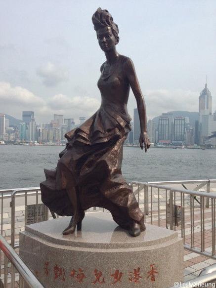 香港女儿梅艳芳和张国荣同年辞世，刘德华出席葬礼，为何她没下葬