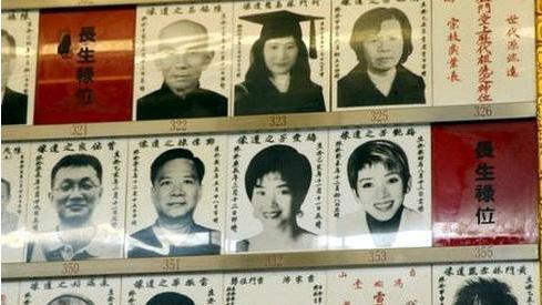 香港女儿梅艳芳和张国荣同年辞世，刘德华出席葬礼，为何她没下葬