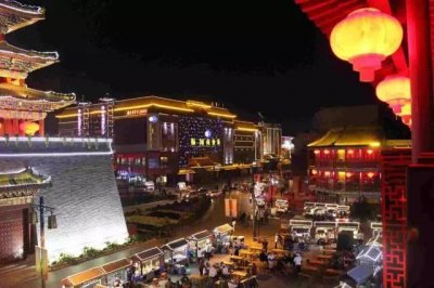 ​河南活色生香的网红夜市，上百种小吃被称“吃货天堂”，就在开封