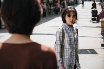 ​金香起新造型把头发吹直　及肩长发飘出女人味