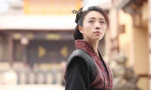 《琅琊榜》中的夏冬不仅演技好，换成时尚装后颜值更是高