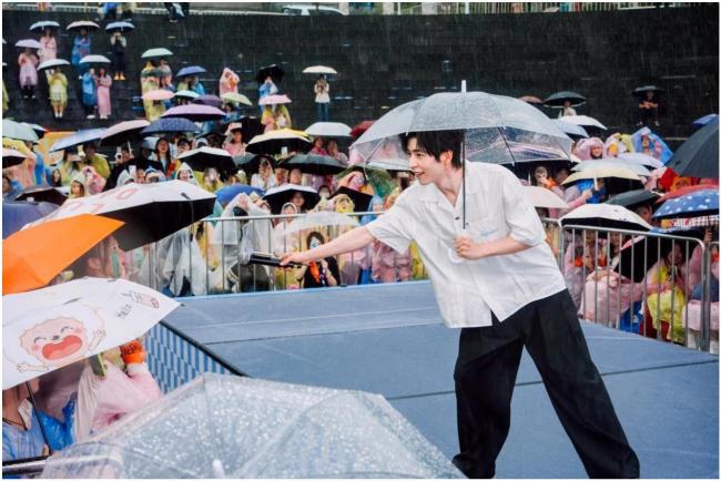 “一场全新的毕业典礼”如何演绎“黔”程似锦？