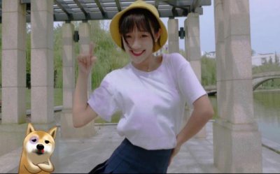 ​抖音代古拉K登上《快本》，离开美颜滤镜后，却被身旁大长腿碾压