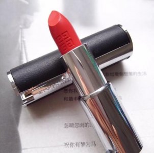 ​纪梵希“最火”的小羊皮304百搭又显白，哪位小仙女不曾回购过！