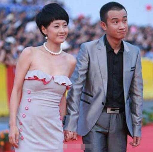 马伊琍主动离婚文章需要安慰,文章谈分手落泪:只因不够相爱