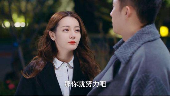 原来迪丽热巴家庭不简单,父亲是国家一级演员,难怪混的好