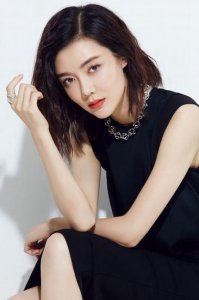 ​低调了多年，车晓父母身份曝光，难怪富商舍得花3亿分手费