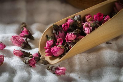 ​玫瑰花喜欢酸性土壤还是碱性土壤，土壤配置