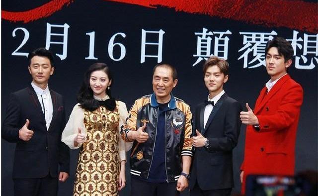 男星同框身高才是硬伤！鹿晗被林更新秒成渣，李易峰真有181cm？