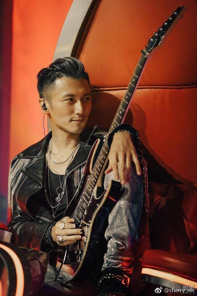男星同框身高才是硬伤！鹿晗被林更新秒成渣，李易峰真有181cm？