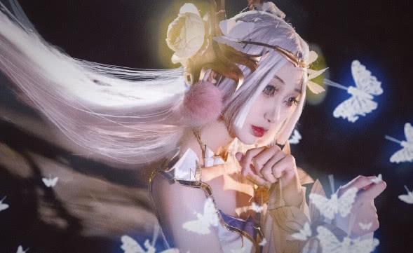 小姐姐cos貂蝉，颜值比原版还高，网友：肌肤雪白是心动的感觉