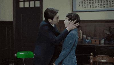 这些亲吻动图，看得我狼血沸腾！
