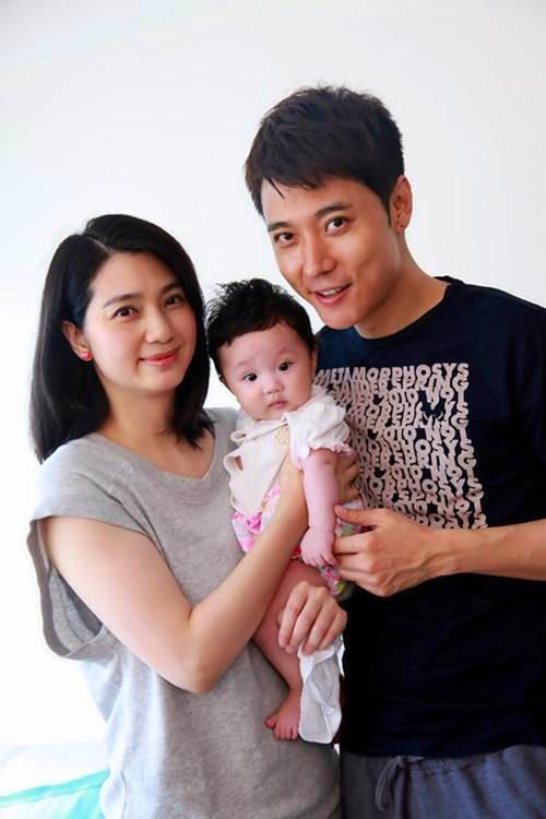 老婆大他十一岁，当后爹作陪衬，却愈发有味