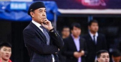 ​篮球泰斗阿的江,女儿1.8独爱排球,就读中央财政颜值堪比热巴