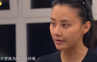 ​马雅舒9岁混血女儿漂亮，外国老公教孩子画红旗，公开儿女的国籍