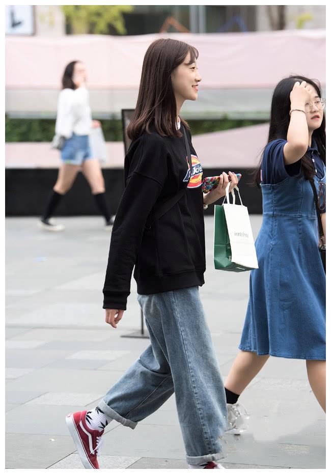 买了万斯的帆布鞋你会搭吗？学会下面这些穿法，保证比匡威还要潮