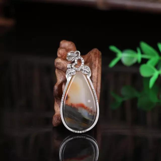黄龙玉水草花 美的韵律变幻无穷