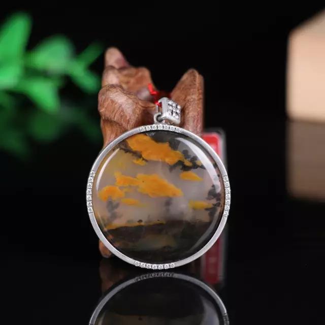 黄龙玉水草花 美的韵律变幻无穷