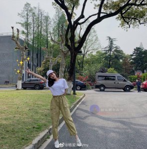 ​杨倩倩感觉长的还挺漂亮的身材也挺好