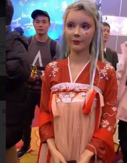 迪丽拉穿汉服暴露致命缺陷？芭比容颜掩盖不了，网友：后遗症明显